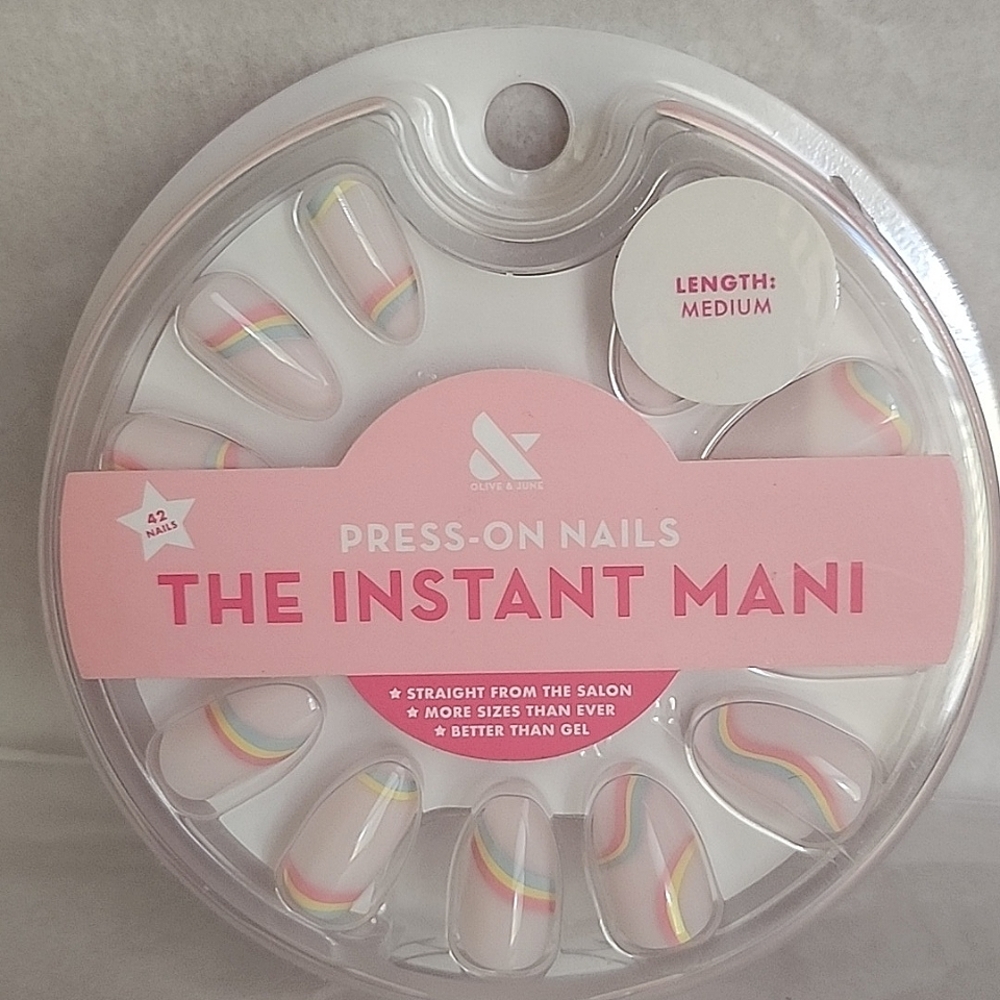 The Instant Mani Press On Nails(MEDIUM)